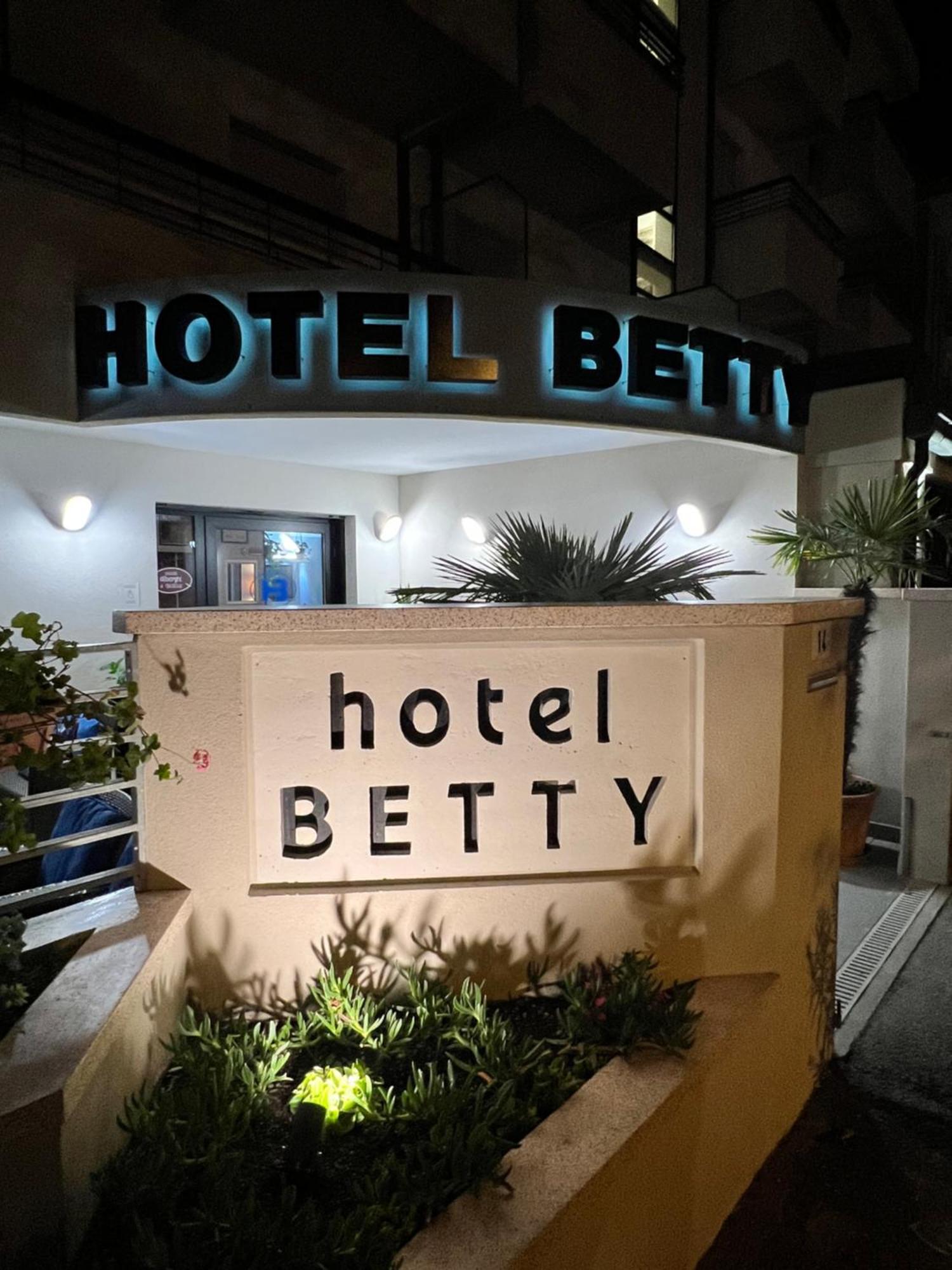 Hotel Betty Rímini Exterior foto